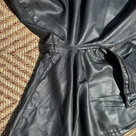 Levi’s Faux Leather Straight Pants | Size 30R | Black High-Rise Vegan Leather - Picture 7 of 8